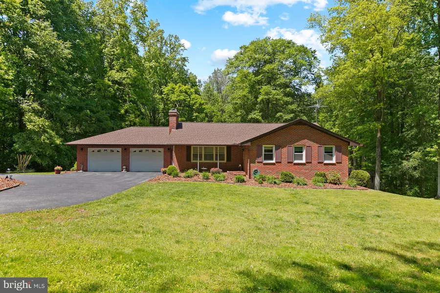 160 AMBER LN, Huntingtown, MD 20639