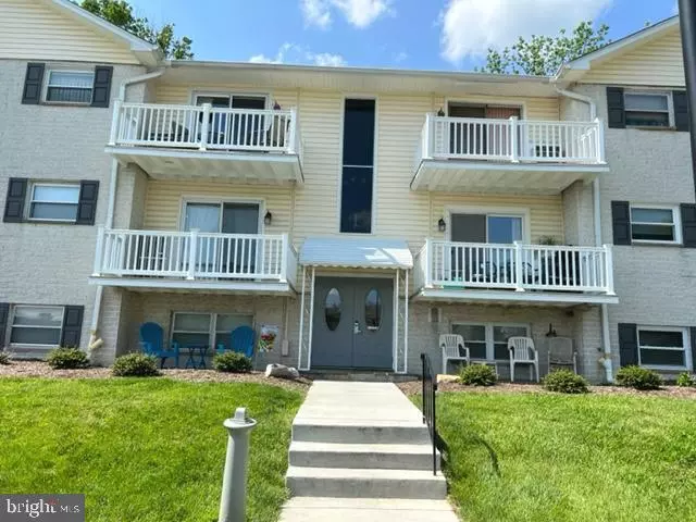 1 WARREN LODGE #2B, Cockeysville, MD 21030