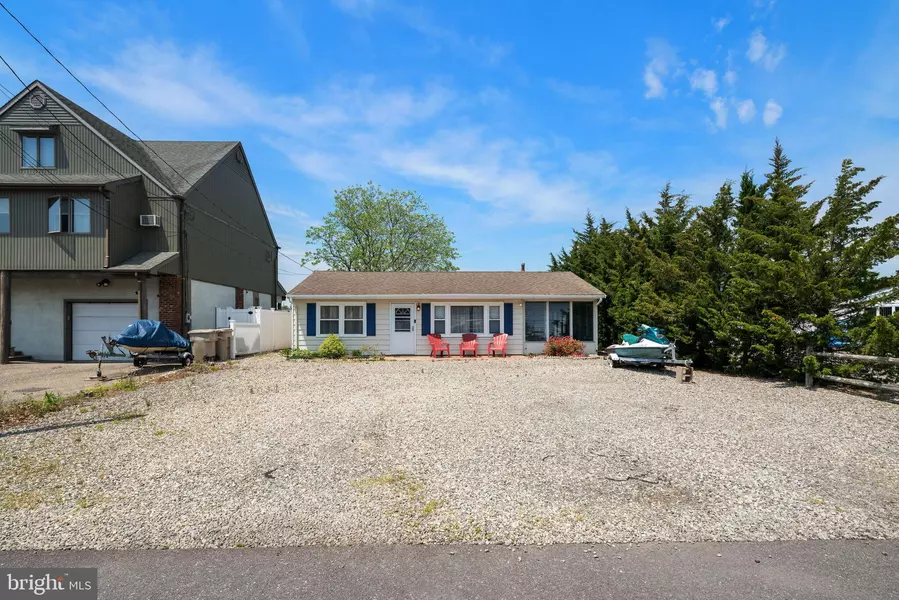 8 SEA GULL PT, Bayville, NJ 08721