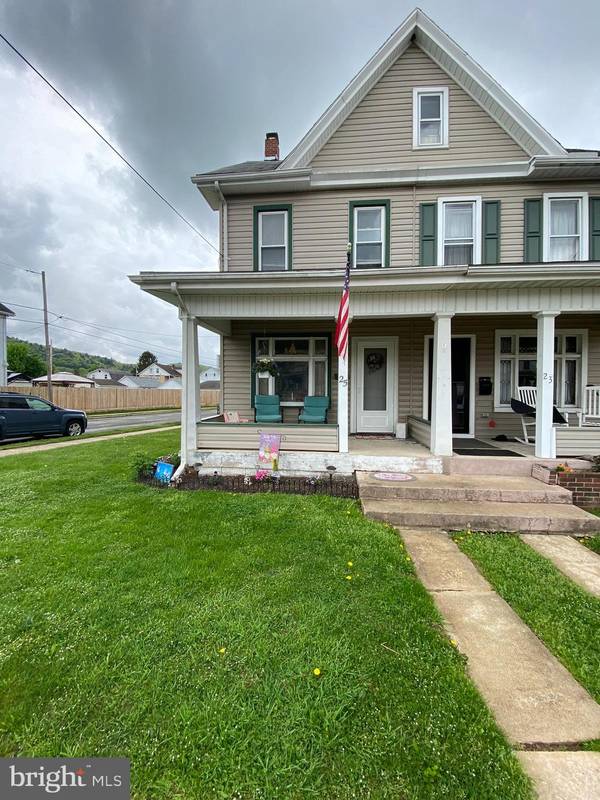 25 2ND AVE, Lehighton, PA 18235