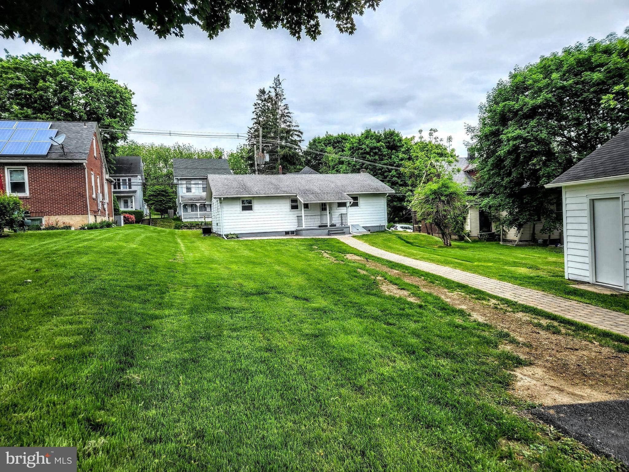 Bath, PA 18014,324 W MAIN ST