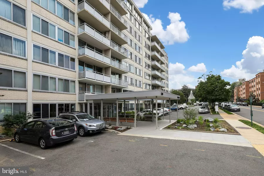 1301 S ARLINGTON RIDGE RD #207, Arlington, VA 22202