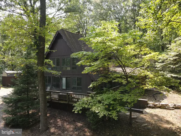 386 QUAINT ACRES LANE, Berkeley Springs, WV 25411