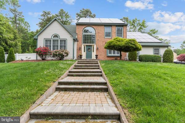 2 WHYTE CT, Voorhees, NJ 08043