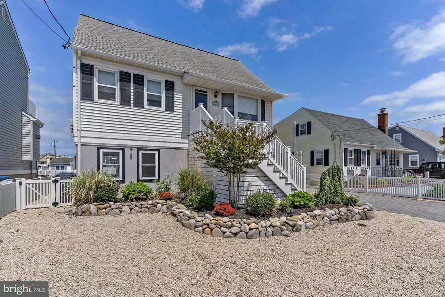 1266 PAUL BLVD, Manahawkin, NJ 08050