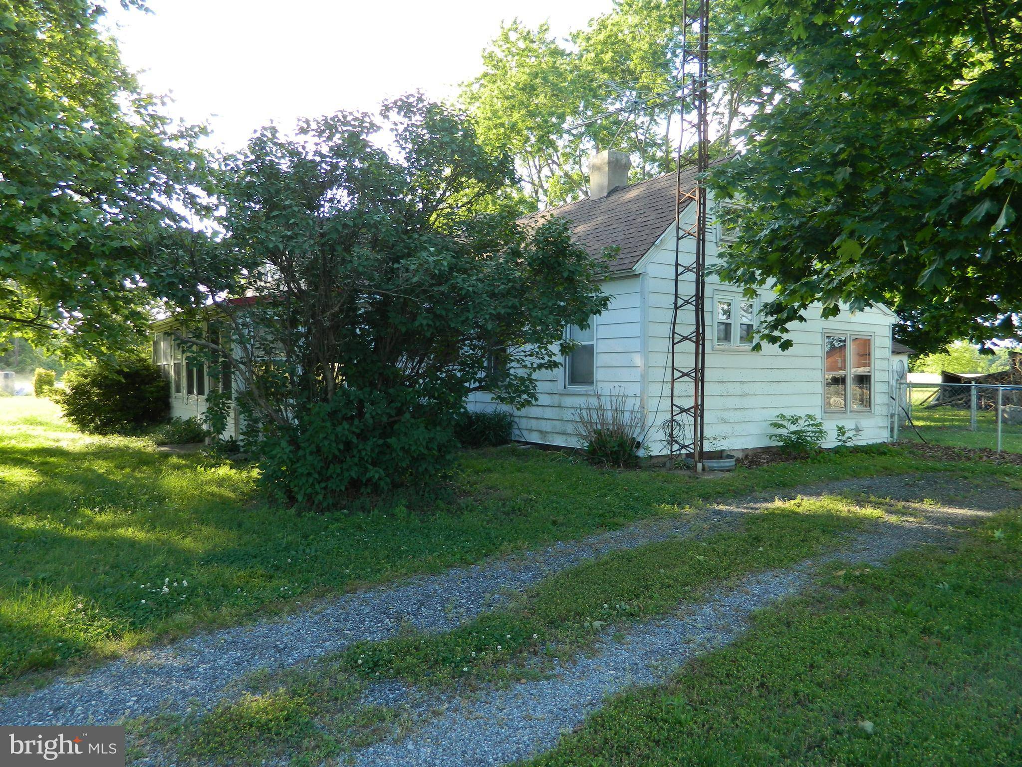 Greensboro, MD 21639,609 CEDAR LN