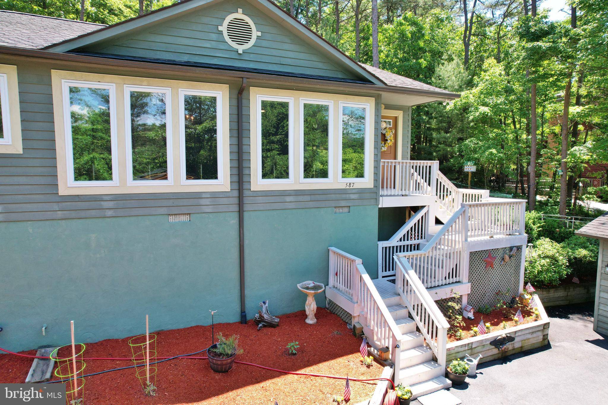 Basye, VA 22810,587 STRATON WAY