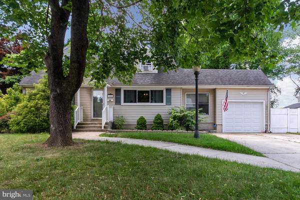 13 KENDALL RD, Hamilton, NJ 08690