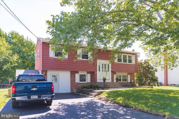 233 CRESTVIEW RD, Hatboro, PA 19040