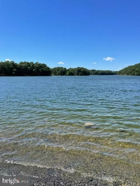 Lake Frederick, VA 22630,121 BAYHILL TER