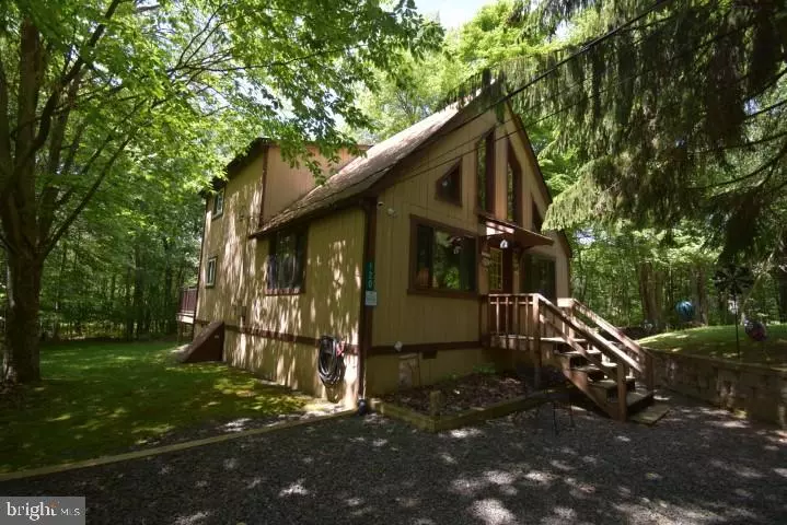 120 MOCCASIN TRL, Pocono Lake, PA 18347