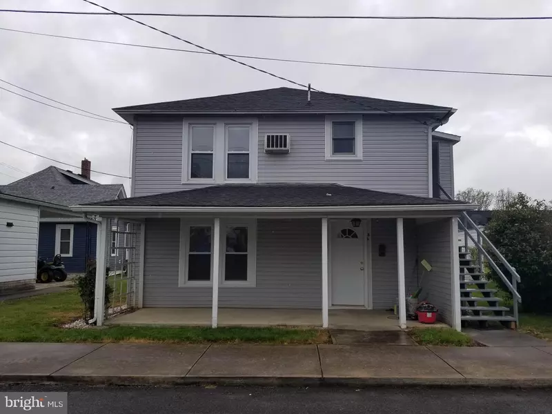 18 CENTRAL AVE #A-B, Petersburg, WV 26847