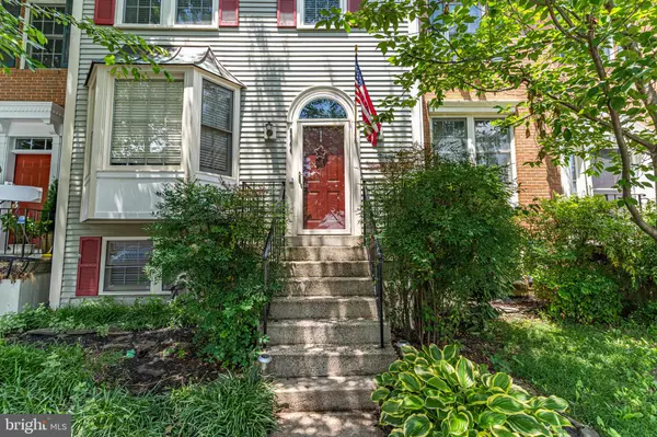 Alexandria, VA 22315,6044 JOUST LN