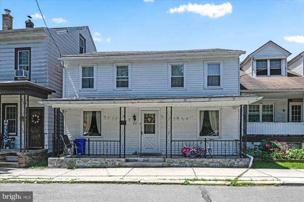 412 S FRONT ST, Saint Clair, PA 17970