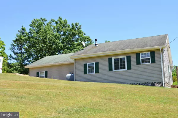 Berkeley Springs, WV 25411,11 NORRIS LN