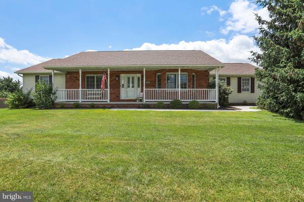 1115 FOX RUN TER, Hanover, PA 17331