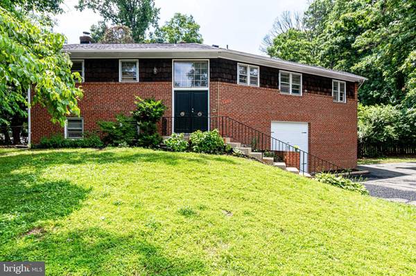 2924 HIDEAWAY RD, Fairfax, VA 22031