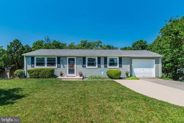 1710 DOUGLAS DR, Carlisle, PA 17013