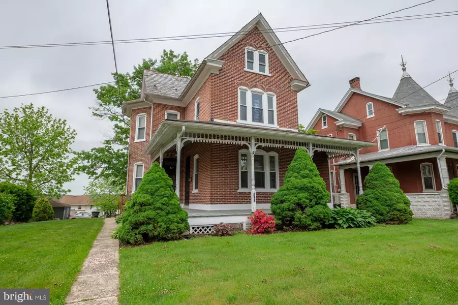 631 MAIN ST, Red Hill, PA 18076