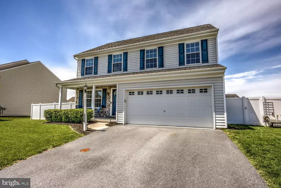 256 CEDAR HOLW, Manheim, PA 17545