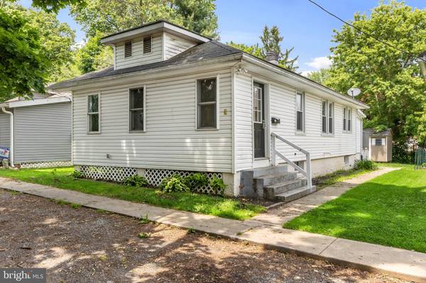 251 HICKORY ST, Oxford, PA 19363