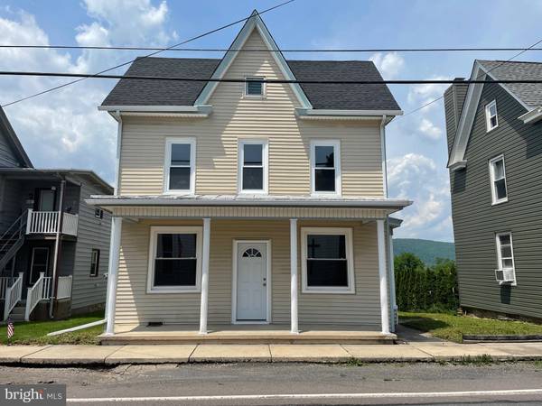 604 E MAIN ST, Hegins, PA 17938