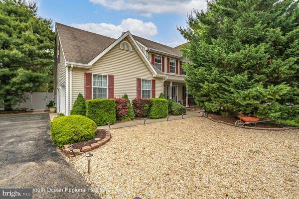 3 CAMELOT CT, Lanoka Harbor, NJ 08734