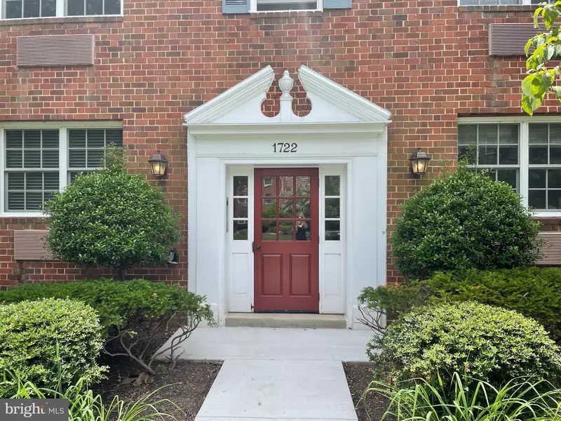 1722 W ABINGDON DR #302, Alexandria, VA 22314