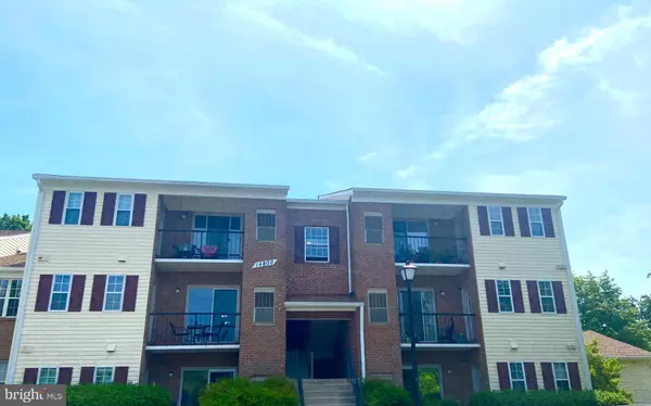 14800 RYDELL RD #201, Centreville, VA 20121