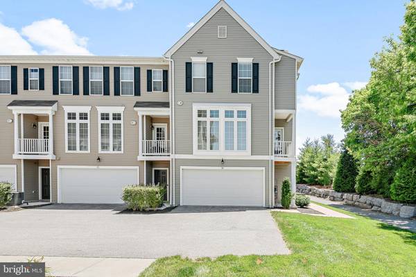 3037 MERIDIAN CMNS #H, Mechanicsburg, PA 17055