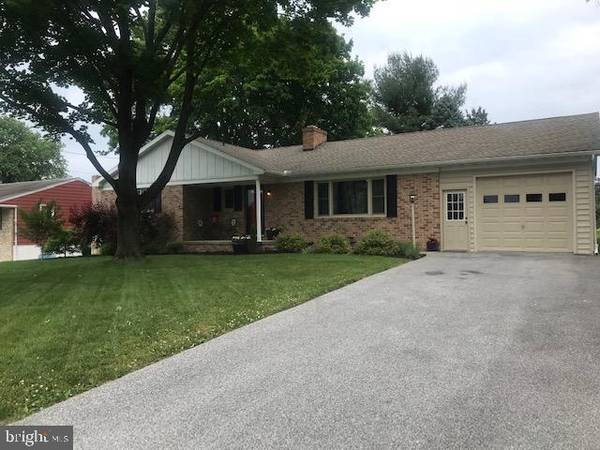 940 WESTMINSTER AVE, Hanover, PA 17331