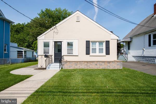 213 E MAIN ST, Penns Grove, NJ 08069