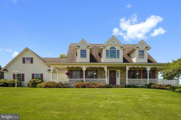 5212 STEEPLE CHASE DR, Schnecksville, PA 18078