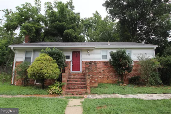 806 RANDOLPH ST, Falls Church, VA 22046