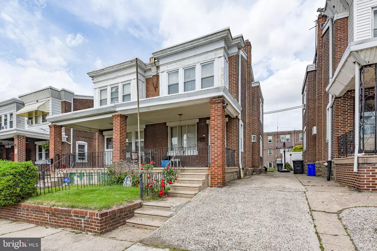 Philadelphia, PA 19135,7122 GLENLOCH ST