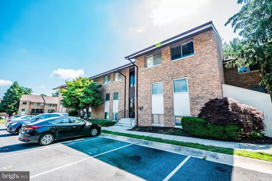 18602 WALKERS CHOICE RD #4, Gaithersburg, MD 20886