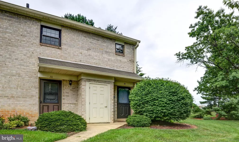 31 VALLEYBROOK DR, Lancaster, PA 17601