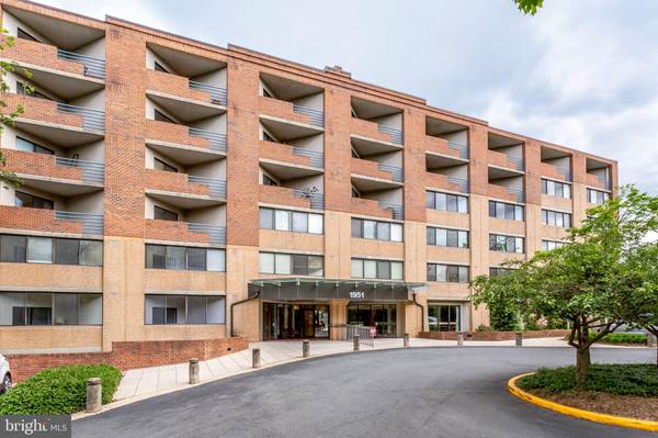 Reston, VA 20191,1951 SAGEWOOD LN #225