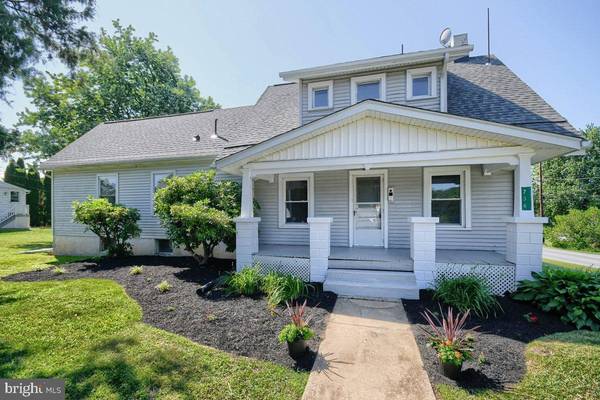 736 W 2ND AVE, Parkesburg, PA 19365