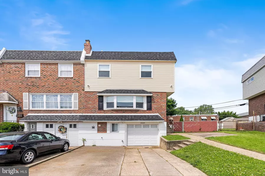 3320 KAYFORD CIR, Philadelphia, PA 19114