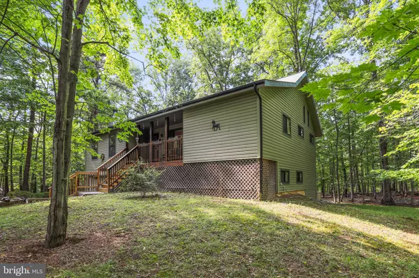 Hedgesville, WV 25427,4 PEACEPIPE LANE