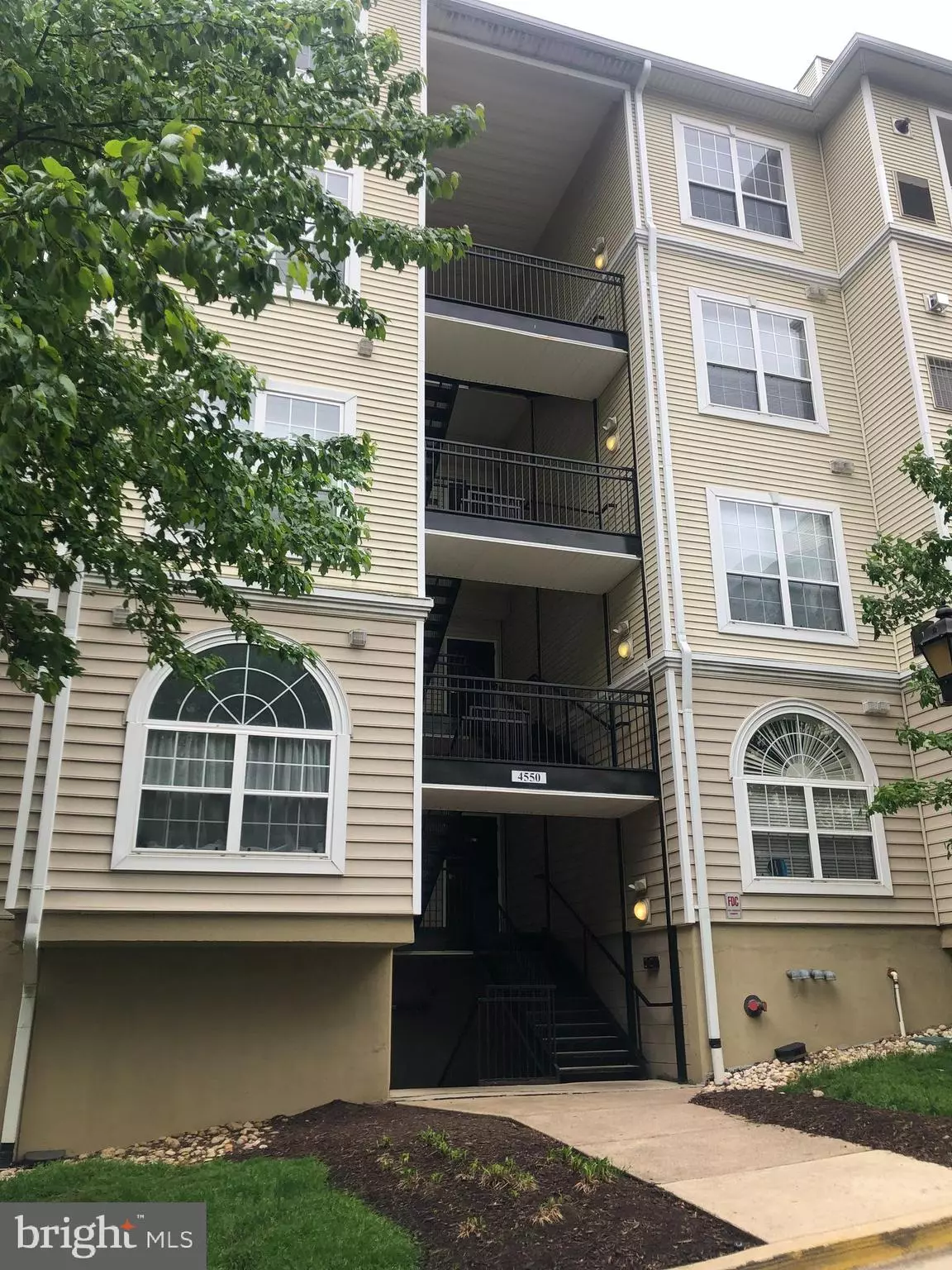 Alexandria, VA 22311,4550 STRUTFIELD LN #2124