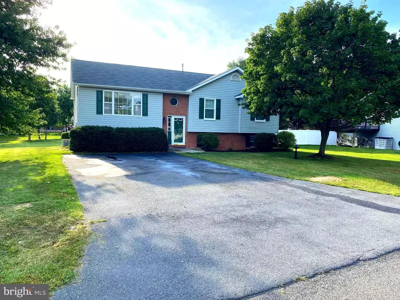 102 SUSSEX CIR, Stephens City, VA 22655