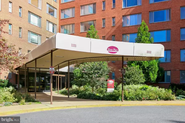 Arlington, VA 22209,1111 ARLINGTON BLVD #910