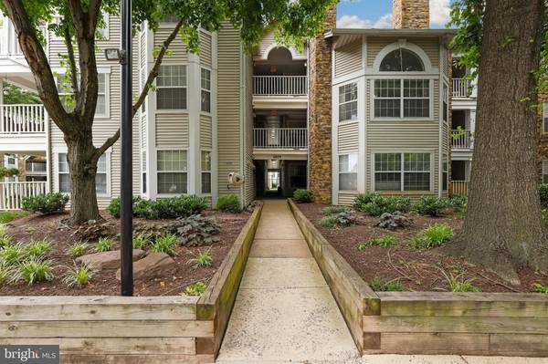 5620 WILLOUGHBY NEWTON DR #18, Centreville, VA 20120