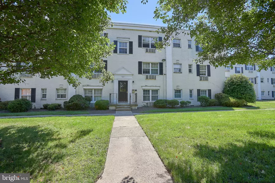 2237 FARRINGTON AVE #304, Alexandria, VA 22303