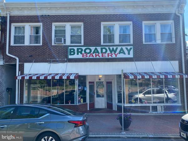 130 S BROADWAY, Pitman, NJ 08071