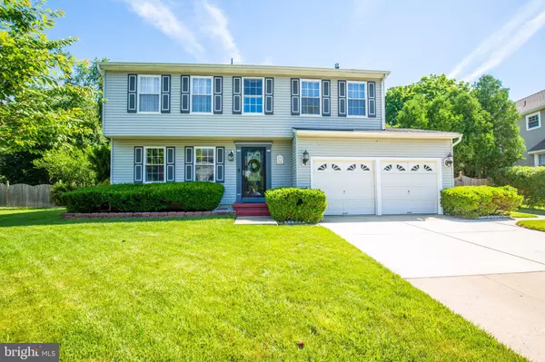 18 FAYBROOKE DR, Marlton, NJ 08053