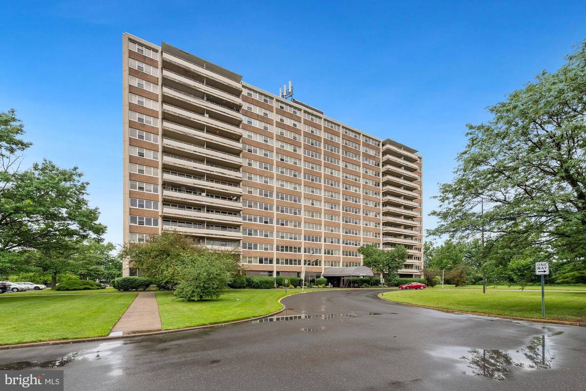 Cherry Hill, NJ 08034,904 BARCLAY TOWERS