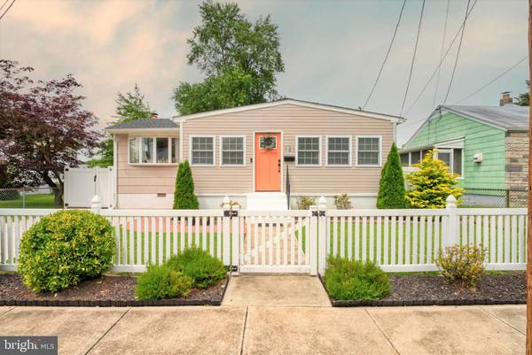 121 LINCOLN AVE, Mount Ephraim, NJ 08059